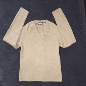 Jeanne Pierre V neck Shirt